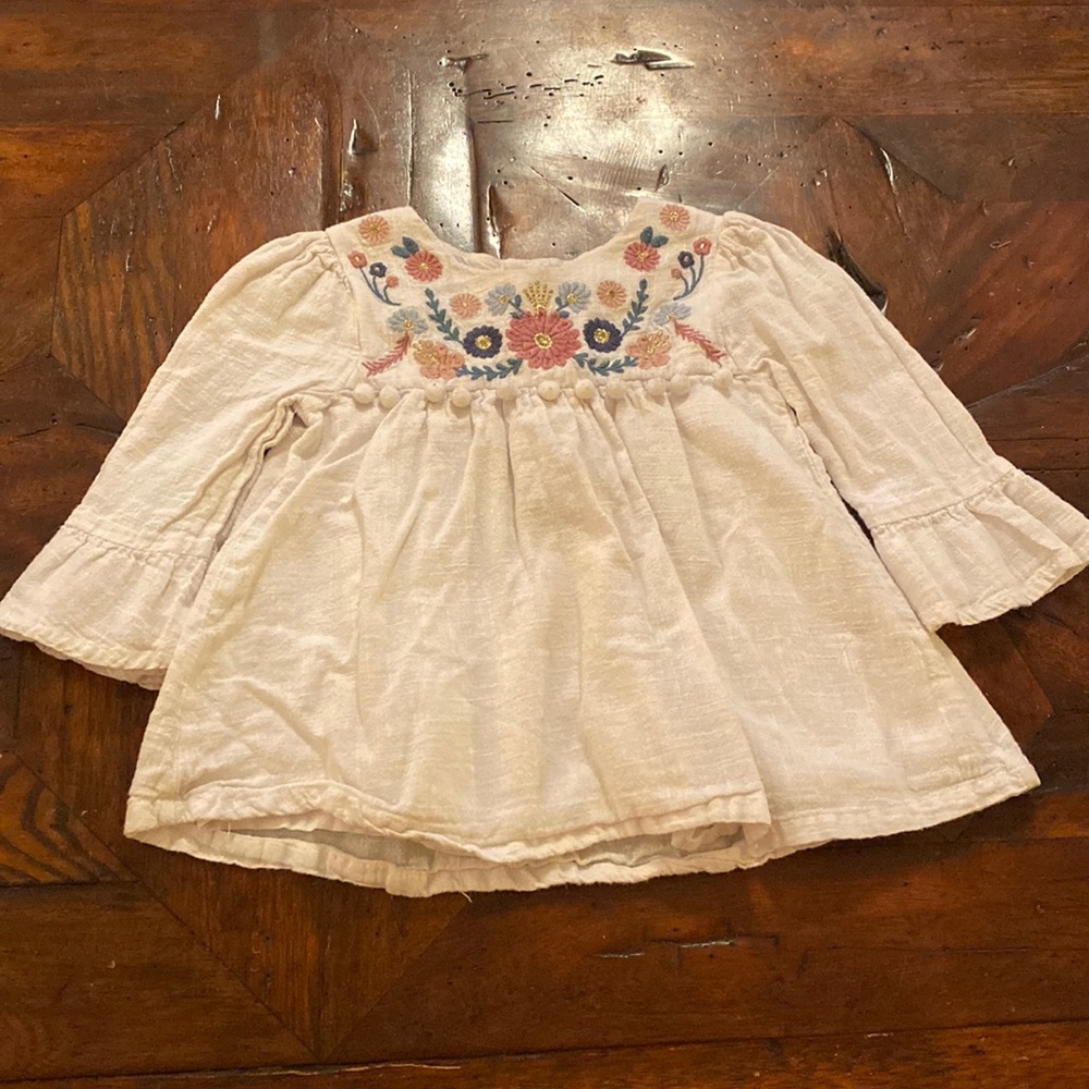 Beautiful Linen Lined White w/ Floral Embroidery Baby Girls Size 12 Months Shirt